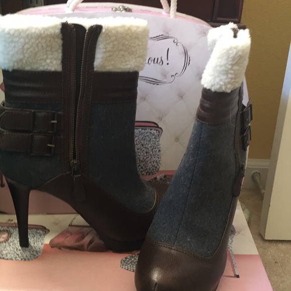 NWOT Elle boot size 10 blue denim and brown man made material heels - Picture 5 of 5
